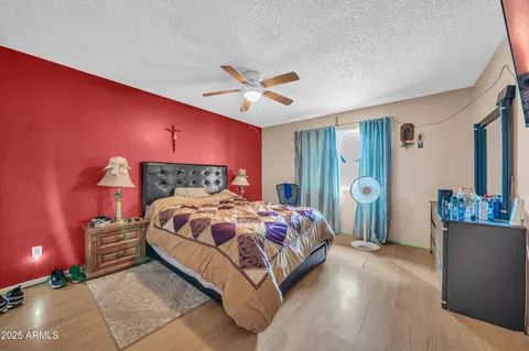 Bedroom - 4207 N 79th Ln, Phoenix, AZ 85033 photo 1 of 3