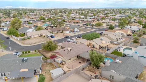 View/Area - 4207 N 79th Ln, Phoenix, AZ 85033 photo 7 of 12