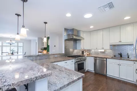 Kitchen - 4245 Earll Dr, Phoenix, AZ 85018 photo 6 of 6