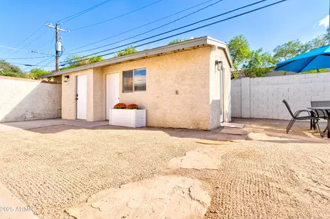 Exterior - 385 E Coronado Rd #6, Phoenix, AZ 85004 photo 2 of 4