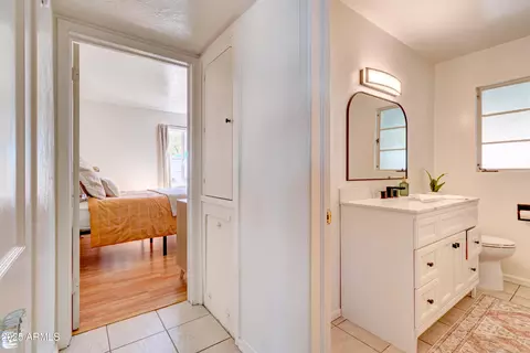Bath - 385 E Coronado Rd #6, Phoenix, AZ 85004 photo 1 of 3
