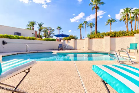 Exterior - 385 E Coronado Rd #6, Phoenix, AZ 85004 photo 4 of 4