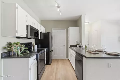 16013 S Desert Foothills Pkwy #2055, Phoenix, AZ 85048