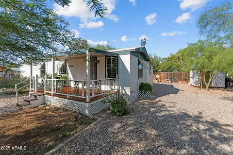 26600 S Grandview Dr, Congress, AZ 85332