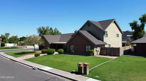 2241 N Hunt Cir, Mesa, AZ 85203