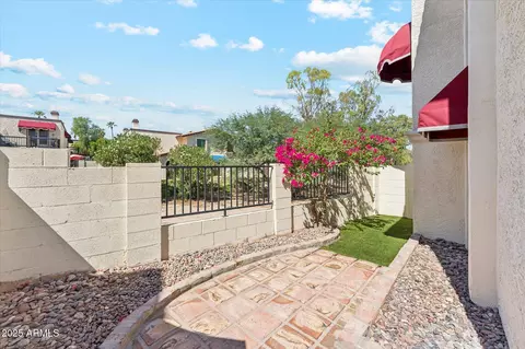 Exterior - 4936 E Siesta Dr #3, Phoenix, AZ 85044 photo 5 of 7