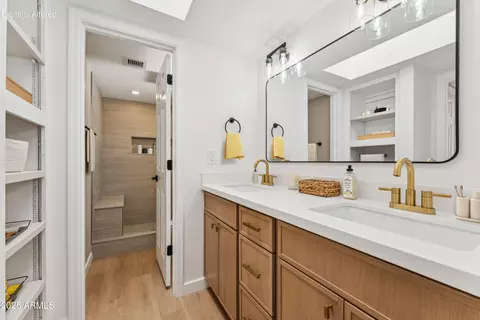 Bath - 4936 E Siesta Dr #3, Phoenix, AZ 85044 photo 3 of 5