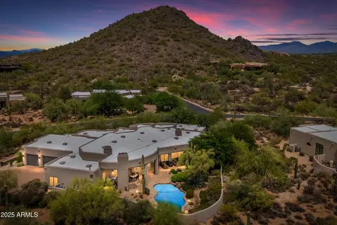 8300 E Dixileta Dr #304, Scottsdale, AZ 85266