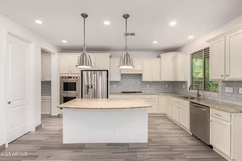 Kitchen - 3710 E Matthew Dr, Phoenix, AZ 85050 photo 2 of 3