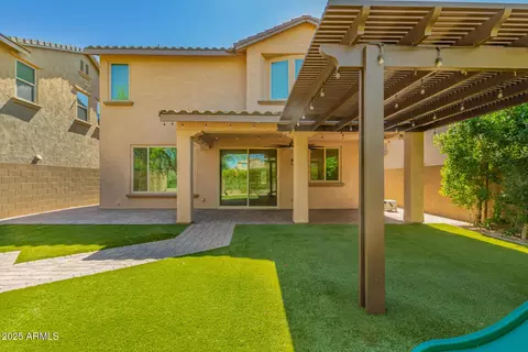 Exterior - 3710 E Matthew Dr, Phoenix, AZ 85050 photo 4 of 7