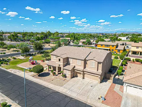 8232 W Crocus Dr, Peoria, AZ 85381