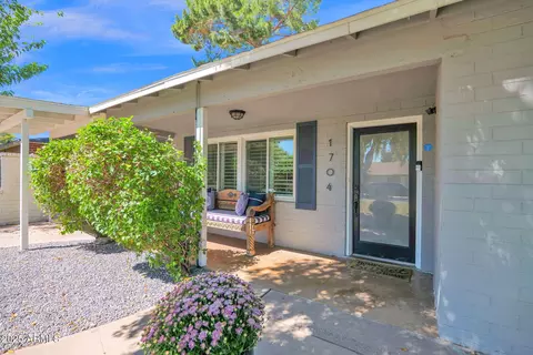 Exterior - 1704 E Solano Dr, Phoenix, AZ 85016 photo 2 of 7