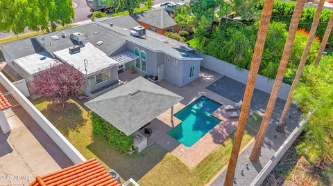 View/Area - 1704 E Solano Dr, Phoenix, AZ 85016 photo 6 of 6