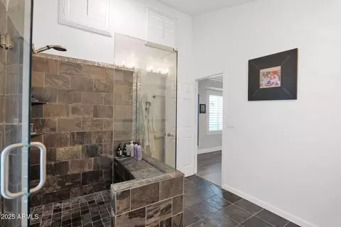 Bath - 1704 E Solano Dr, Phoenix, AZ 85016 photo 3 of 4