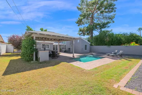 Exterior - 1704 E Solano Dr, Phoenix, AZ 85016 photo 6 of 7