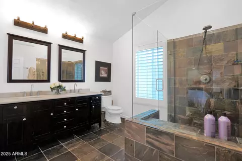 Bath - 1704 E Solano Dr, Phoenix, AZ 85016 photo 1 of 4