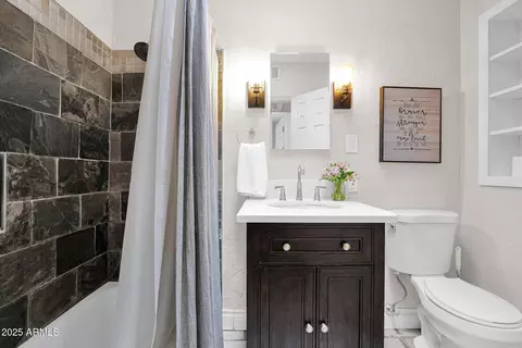 Bath - 1704 E Solano Dr, Phoenix, AZ 85016 photo 4 of 4
