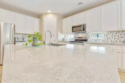 10414 E Tahoe Ave, Mesa, AZ 85212
