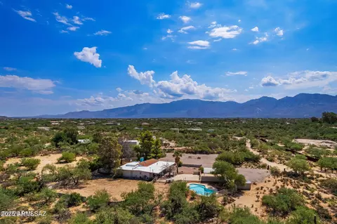 2350 W Sunkist Rd, Tucson, AZ 85755
