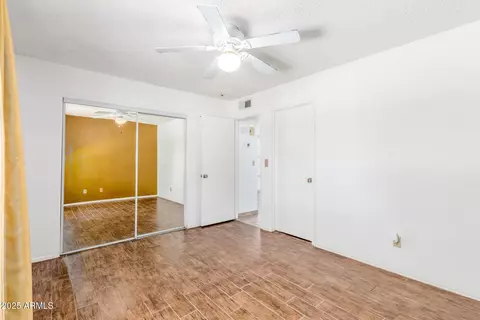 1041 E Wickieup Ln, Phoenix, AZ 85024 photo 13