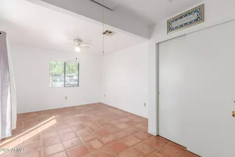1041 E Wickieup Ln, Phoenix, AZ 85024 photo 17