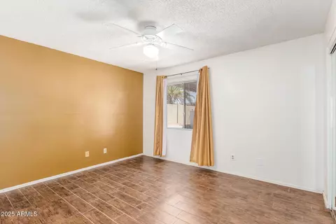 1041 E Wickieup Ln, Phoenix, AZ 85024 photo 12