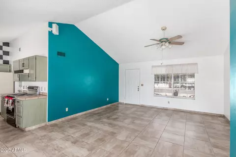 1041 E Wickieup Ln, Phoenix, AZ 85024 photo 6