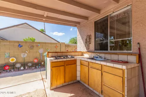 1041 E Wickieup Ln, Phoenix, AZ 85024 photo 22