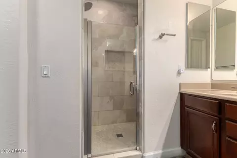 Bath - 2444 E Montecito Ave, Phoenix, AZ 85016 photo 5 of 7