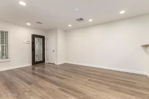 Living - 2444 E Montecito Ave, Phoenix, AZ 85016 photo 2 of 4