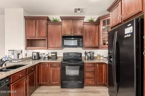 Kitchen - 2444 E Montecito Ave, Phoenix, AZ 85016 photo 1 of 2