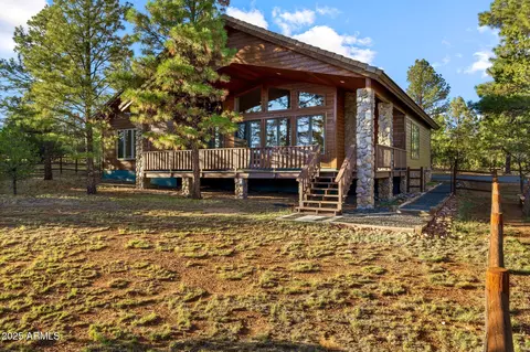 2758 Jaguar Cir, Overgaard, AZ 85933