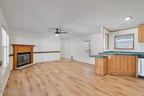 2121 N Center St #30, Mesa, AZ 85201