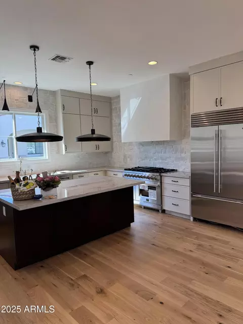 3928 E Crittenden Ln, Phoenix, AZ 85018