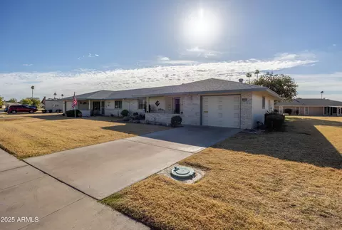 10019 W Shasta Dr, Sun City, AZ 85351