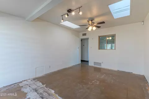 Living - 1106 E Glendale Ave, Phoenix, AZ 85020 photo 4 of 4