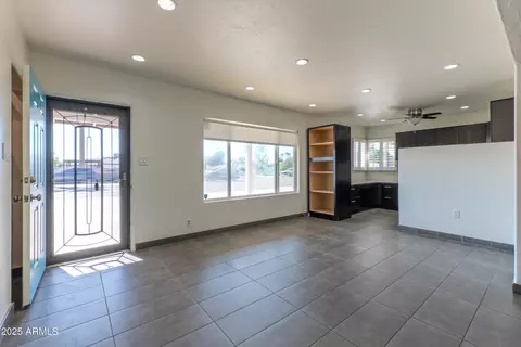 Living - 1106 E Glendale Ave, Phoenix, AZ 85020 photo 2 of 4