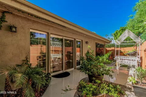 Exterior - 2614 E Osborn Rd, Phoenix, AZ 85016 photo 4 of 4