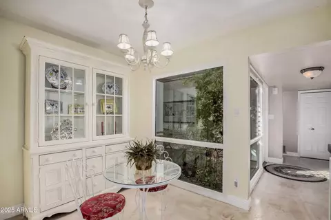 Dining - 2614 E Osborn Rd, Phoenix, AZ 85016 photo 2 of 3