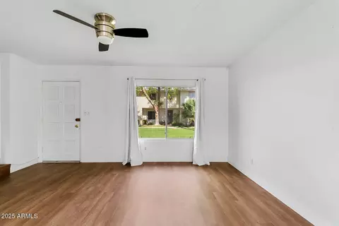 Living - 1232 E Baker Dr, Tempe, AZ 85282 photo 2 of 4