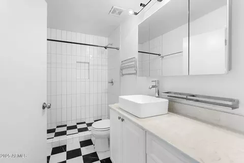 Bath - 1232 E Baker Dr, Tempe, AZ 85282 photo 2 of 2
