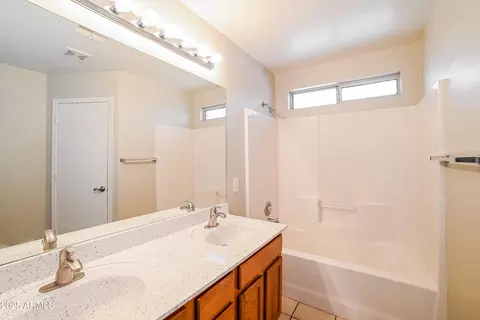 Bath - 1021 W Mesquite Ave, Apache Junction, AZ 85120 photo 1 of 2
