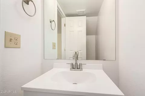 Bath - 8635 S 48th St #3, Phoenix, AZ 85044 photo 1 of 3