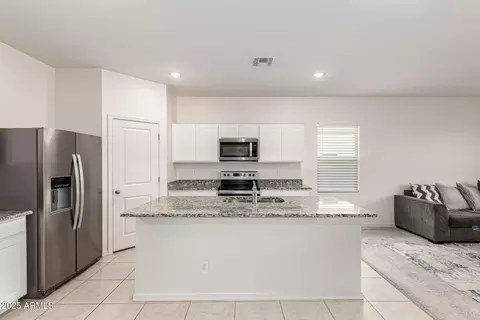 2979 E Houston Dr, San Tan Valley, AZ 85143