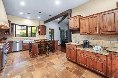 Kitchen - 6444 E Quail Hideaway Ln, Apache Junction, AZ 85119 photo 2 of 7