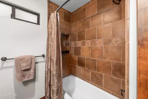 Bath - 6444 E Quail Hideaway Ln, Apache Junction, AZ 85119 photo 8 of 8