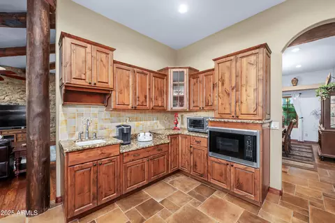 Kitchen - 6444 E Quail Hideaway Ln, Apache Junction, AZ 85119 photo 4 of 7