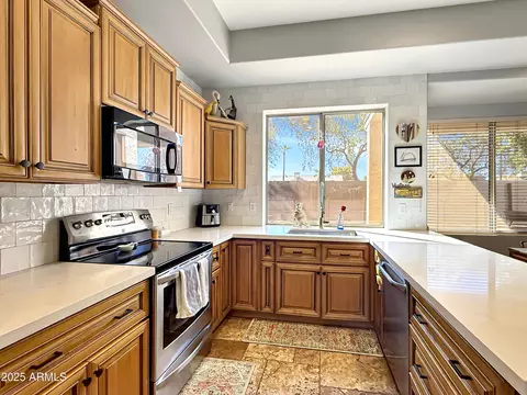 Kitchen - 233 W Leah Ave, Gilbert, AZ 85233 photo 3 of 5