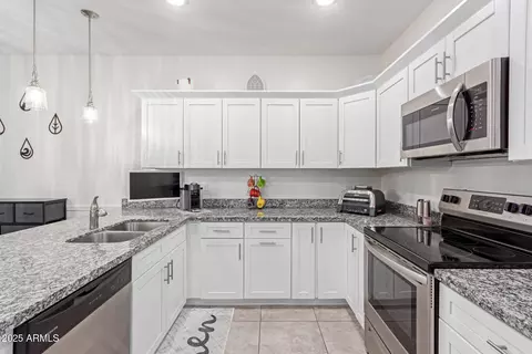Kitchen - 7820 E Baseline Rd #103, Mesa, AZ 85209 photo 3 of 4