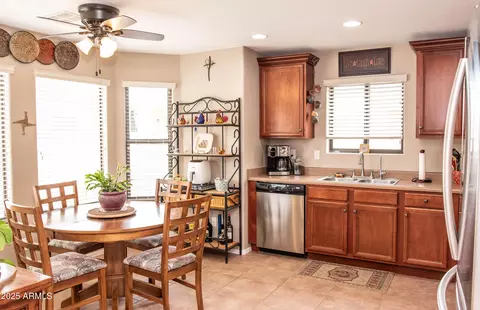Kitchen - 2101 S Meridian Rd #176, Apache Junction, AZ 85120 photo 3 of 4